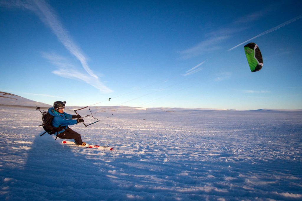 Leo Houlding in action snowkiting