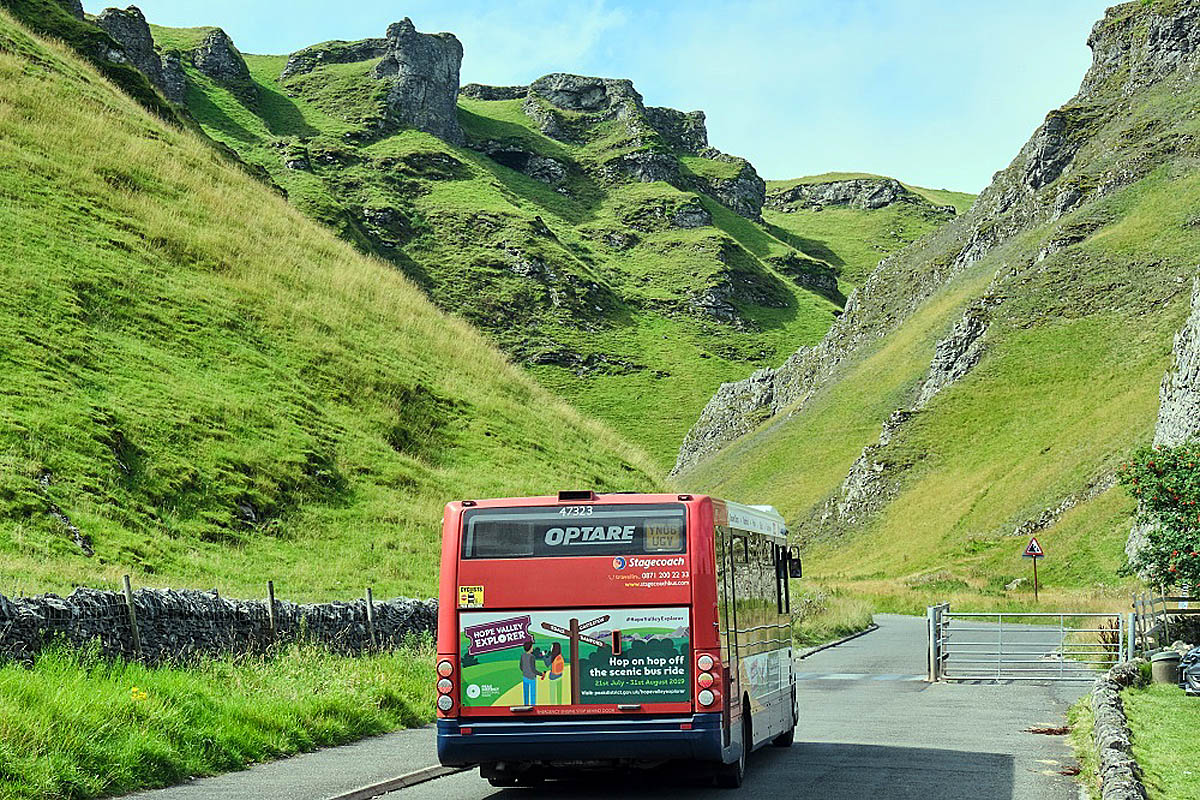 peak district tourist bus