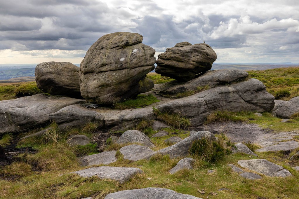 The 'kissing' Wain Stones at Bleaklow Head Photo: Bob Smith Photography