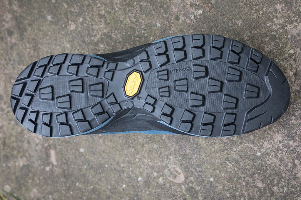 The outsole is a Vibram Dynamis unit. Photo: Bob Smith/grough